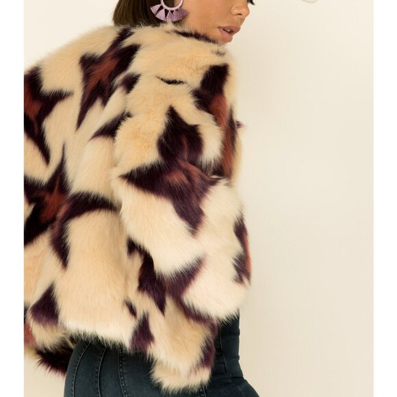 BAND OF GYPSIES Stars Faux Fur Jacket NWOT Pink, Purple, Ivory size XS - Picture 3 of 12